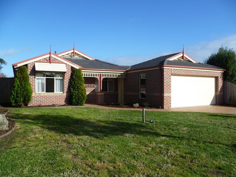 11 Formby Place, Cranbourne VIC 3977