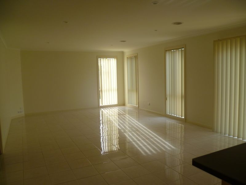 11 Formby Place, Cranbourne VIC 3977