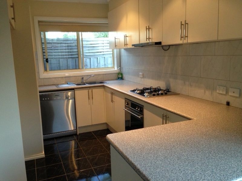 2/6 Macey Street, Cranbourne VIC 3977