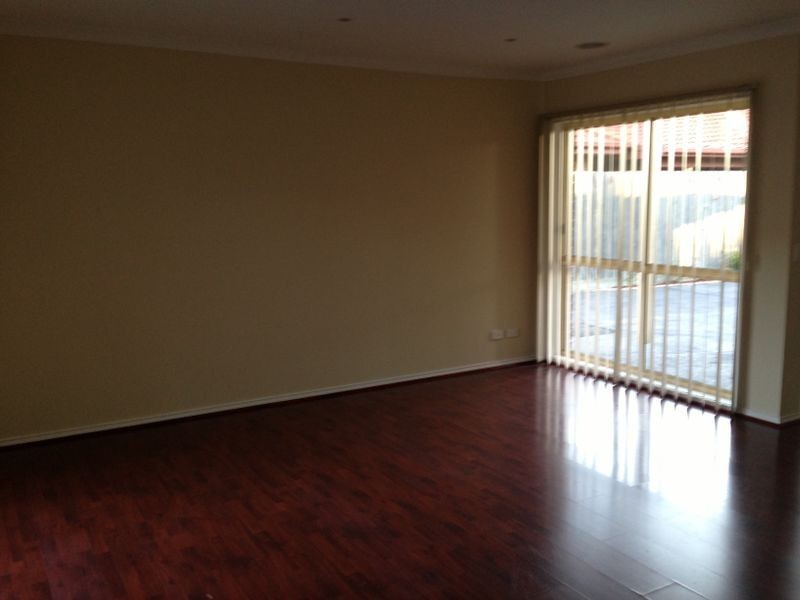 2/6 Macey Street, Cranbourne VIC 3977