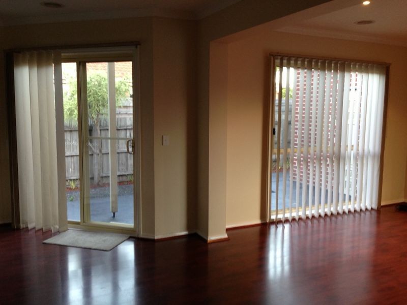 2/6 Macey Street, Cranbourne VIC 3977