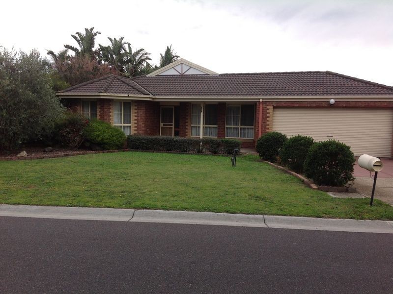 3 Lindenow Court, Cranbourne VIC 3977