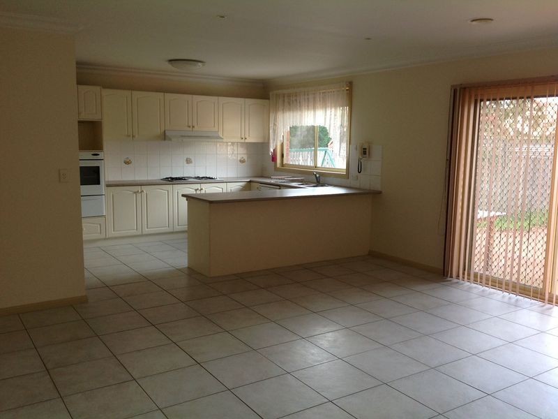 3 Lindenow Court, Cranbourne VIC 3977