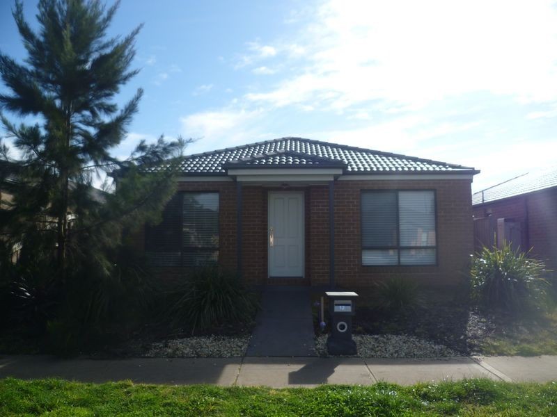 12 Rammer Way, Cranbourne VIC 3977
