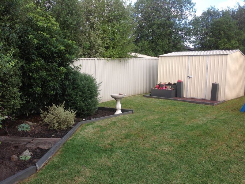 43 Hazelmere Avenue, Cranbourne VIC 3977