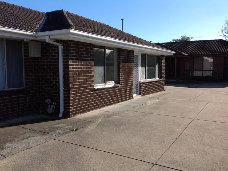 2/15 Walter Street, Cranbourne VIC 3977