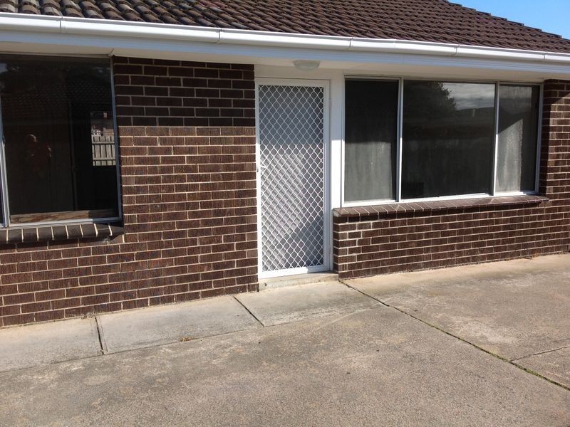 2/15 Walter Street, Cranbourne VIC 3977