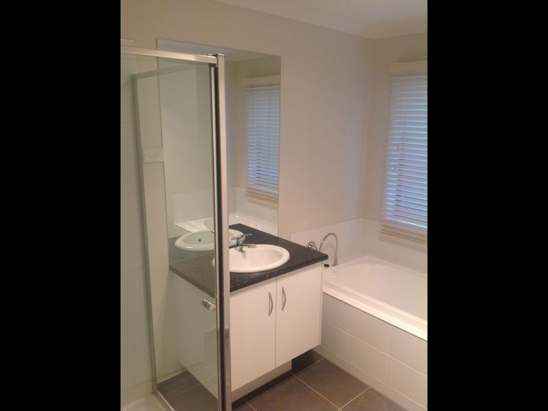 16 Pyrenees Road, Clyde VIC 3978