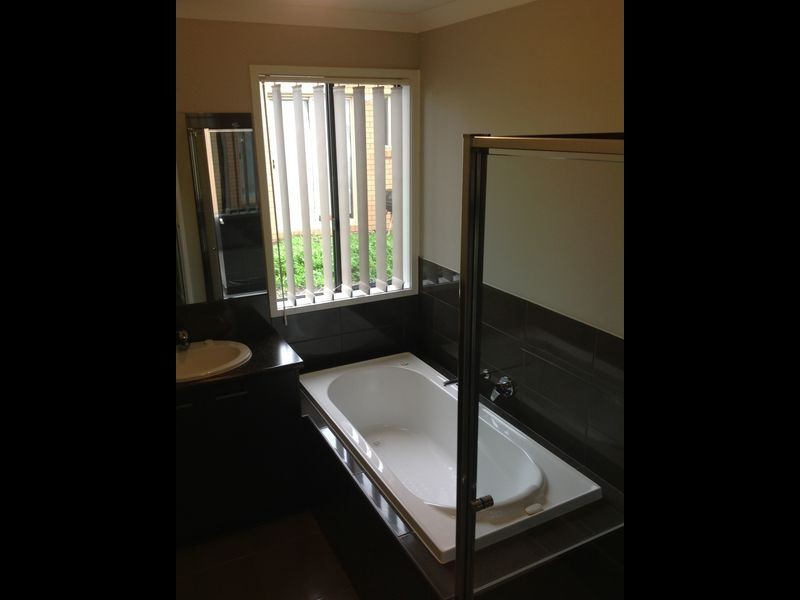 24 Pinebank Avenue, Cranbourne VIC 3977