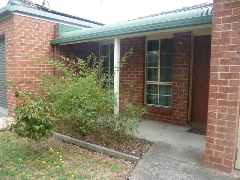 11 Dunmore Court, Cranbourne VIC 3977