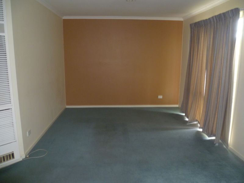 11 Dunmore Court, Cranbourne VIC 3977