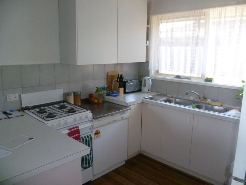 43 Bernborough Ave, Cranbourne VIC 3977