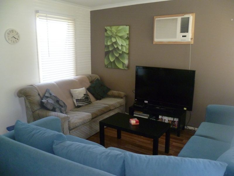 43 Bernborough Ave, Cranbourne VIC 3977