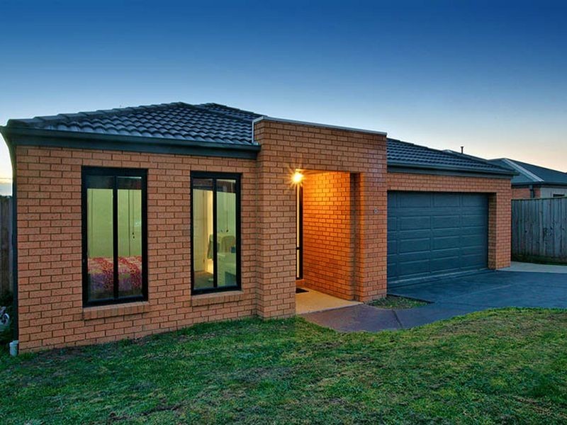 5 Lily Place, Cranbourne VIC 3977