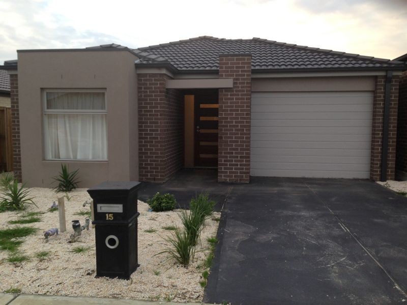 15 Copernicus Circuit, Cranbourne VIC 3977