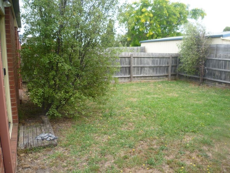 11 Dunmore Court, Cranbourne VIC 3977