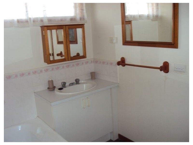 9 Jacinta Drive, Cranbourne VIC 3977