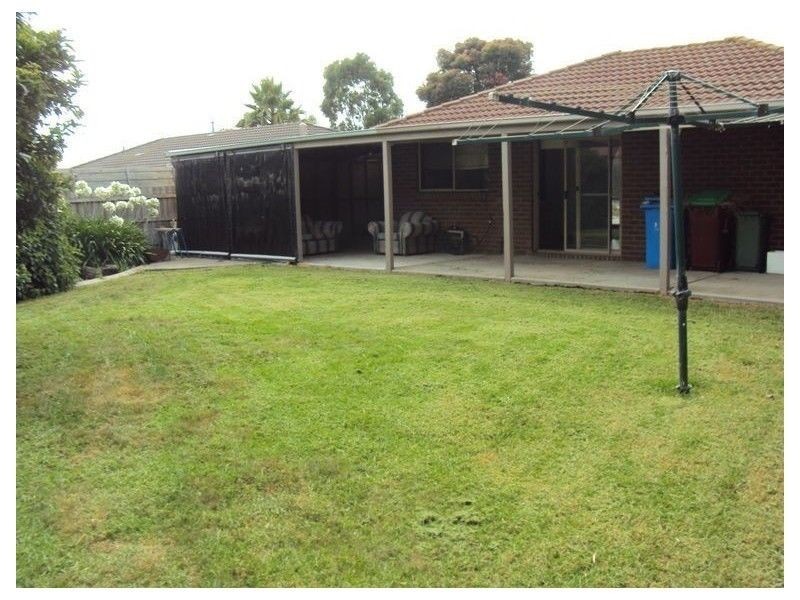 9 Jacinta Drive, Cranbourne VIC 3977