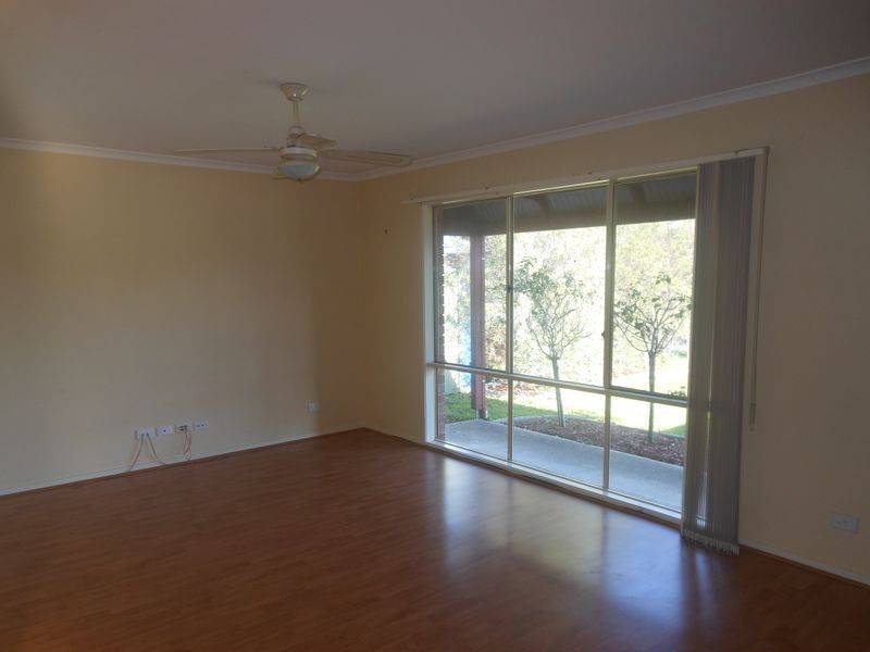 8 Houndsfourth Street, Cranbourne VIC 3977