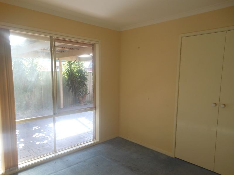 8 Houndsfourth Street, Cranbourne VIC 3977