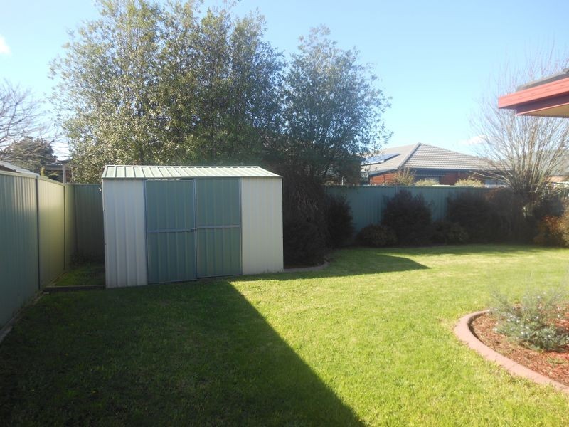 8 Houndsfourth Street, Cranbourne VIC 3977