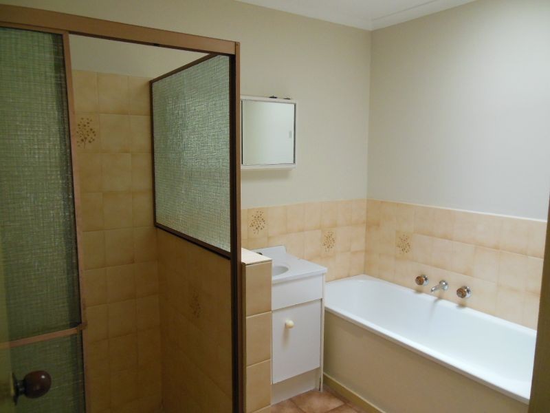 2/3 Tucker Street, Cranbourne VIC 3977