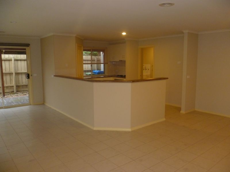 6 Blainroe Crescent, Cranbourne VIC 3977