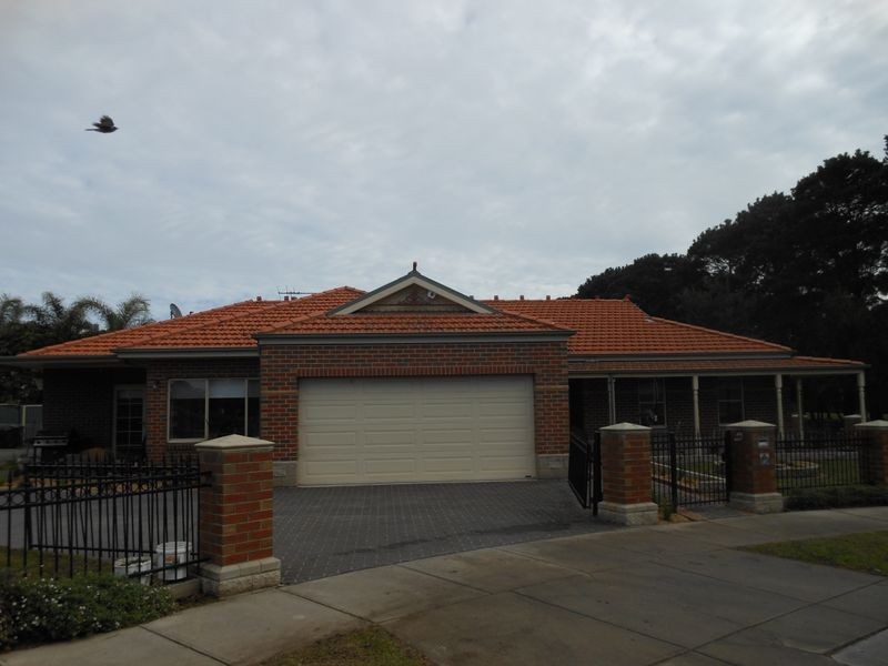 37 Sunningdale Crescent, Cranbourne VIC 3977