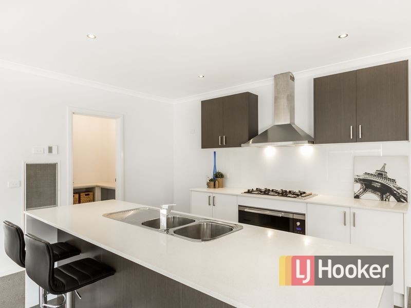 11 Hermes Avenue, Cranbourne VIC 3977