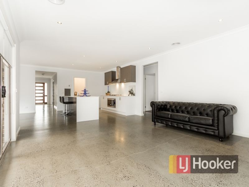 11 Hermes Avenue, Cranbourne VIC 3977