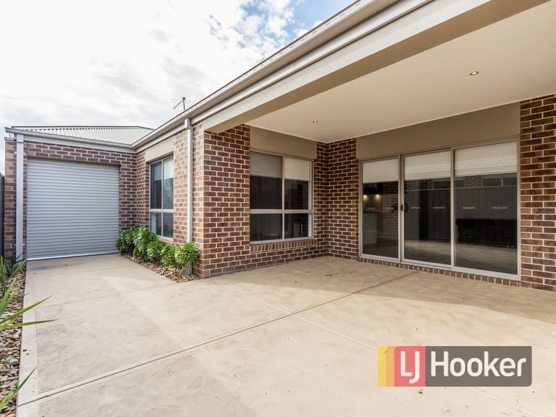 11 Hermes Avenue, Cranbourne VIC 3977