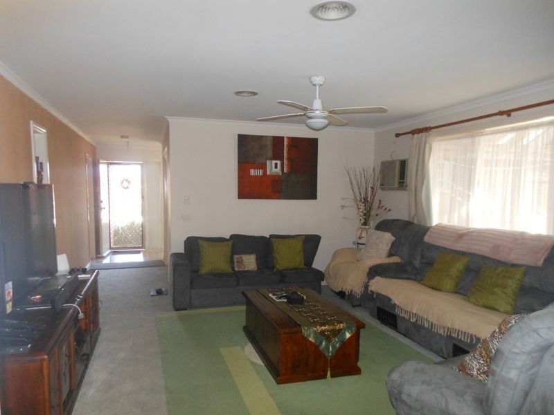 5 Roebourne Mews, Cranbourne VIC 3977