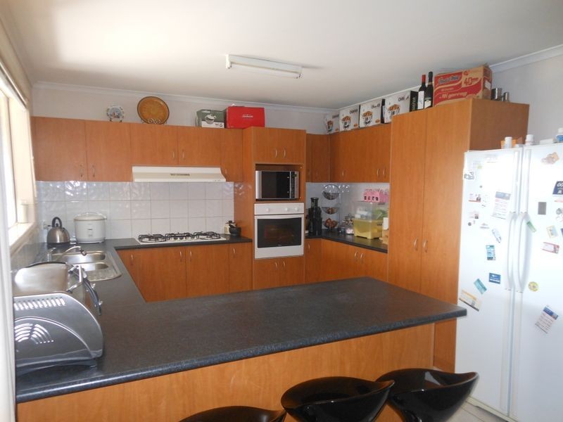 5 Roebourne Mews, Cranbourne VIC 3977