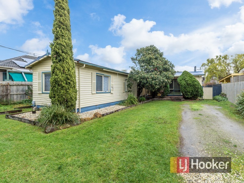 27 Ainsleigh Court, Cranbourne VIC 3977