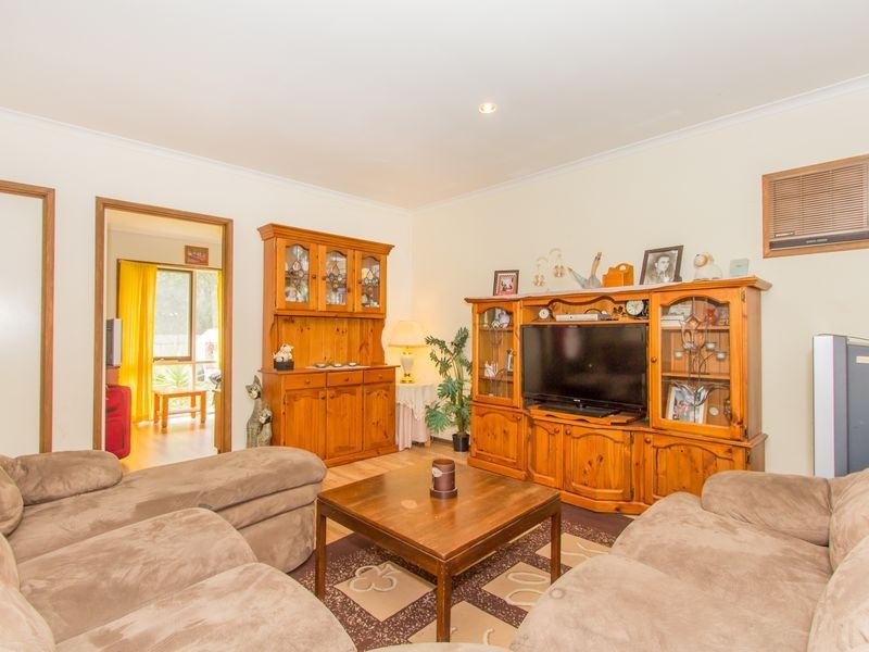 13 Lesdon Avenue, Cranbourne VIC 3977