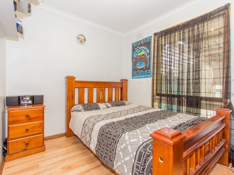 13 Lesdon Avenue, Cranbourne VIC 3977