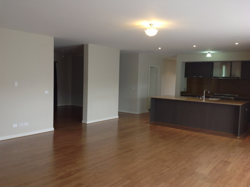 76 Bradford Drive, Cranbourne VIC 3977