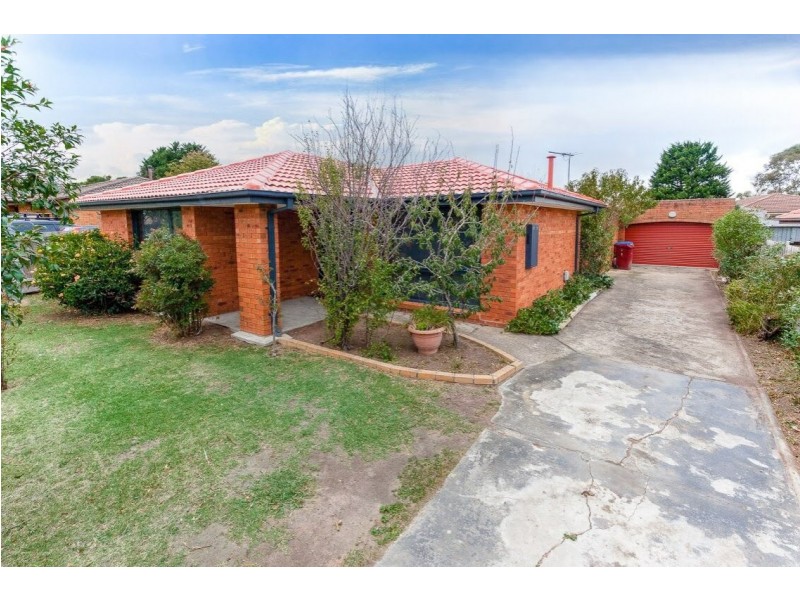 6 Wakefield Court, Cranbourne North VIC 3977