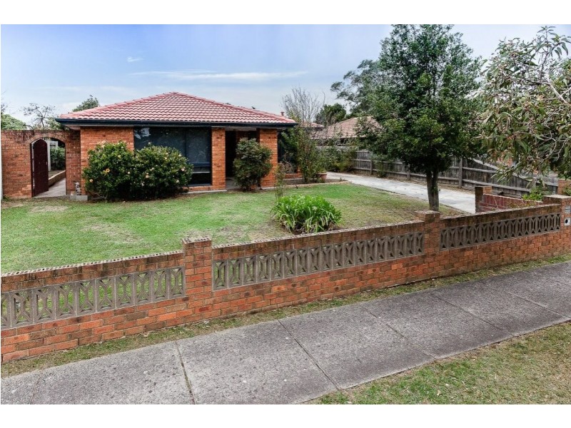 6 Wakefield Court, Cranbourne North VIC 3977