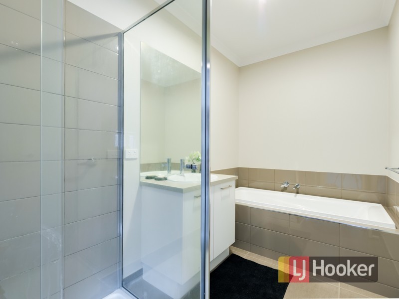 53 Tankard Drive, Cranbourne East VIC 3977