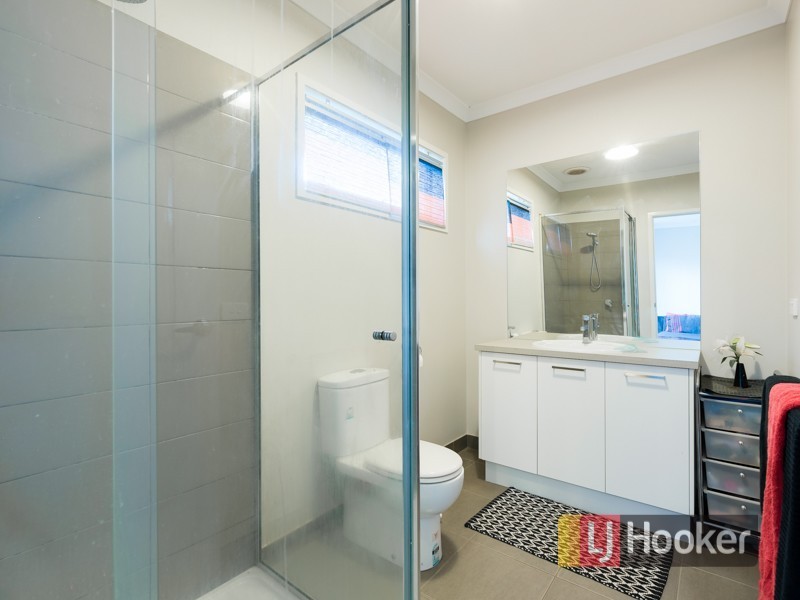 53 Tankard Drive, Cranbourne East VIC 3977