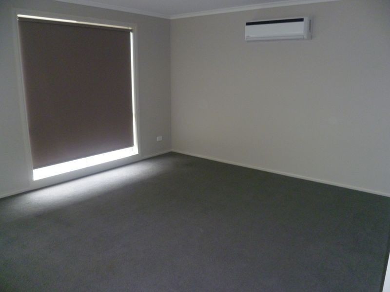 4 Rockford Street, Pakenham VIC 3810