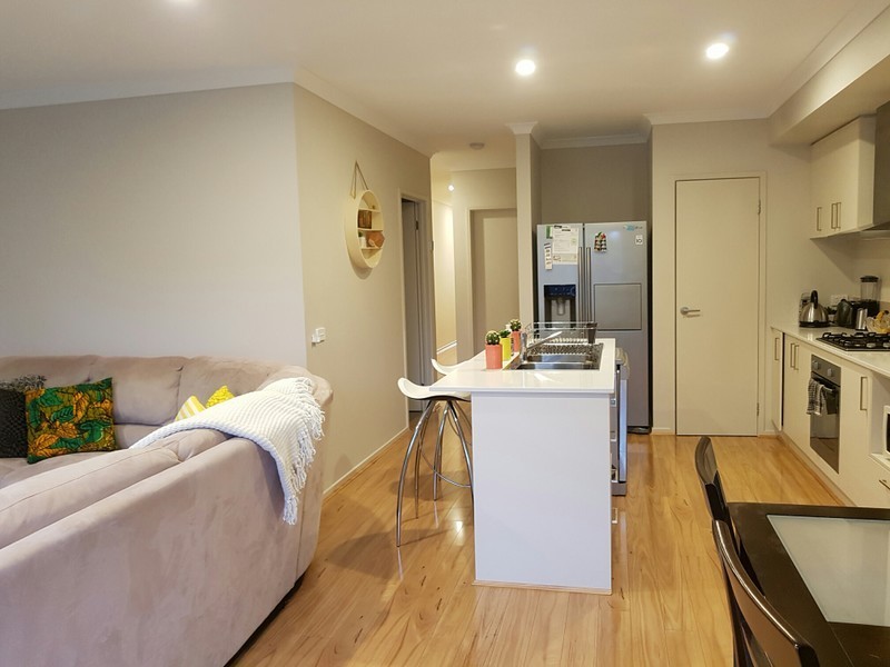 12 Canmore Street, Cranbourne East VIC 3977