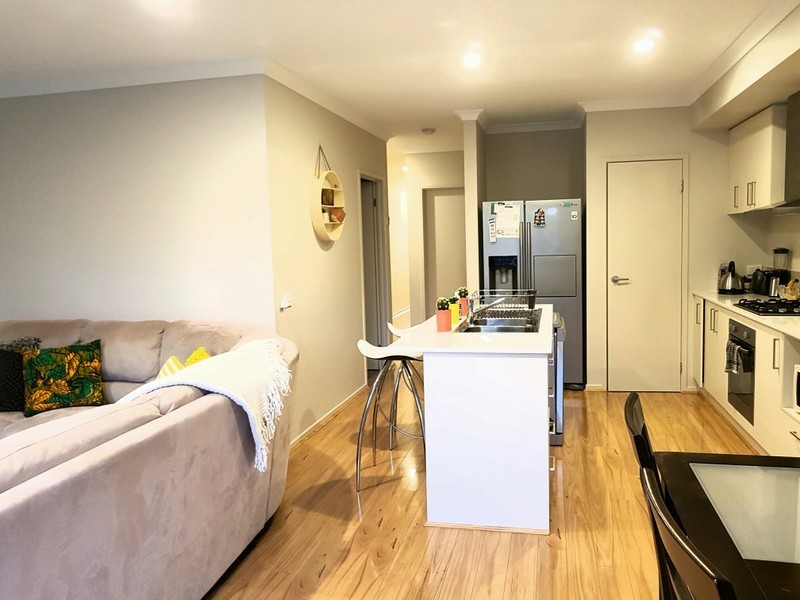 12 Canmore Street, Cranbourne East VIC 3977
