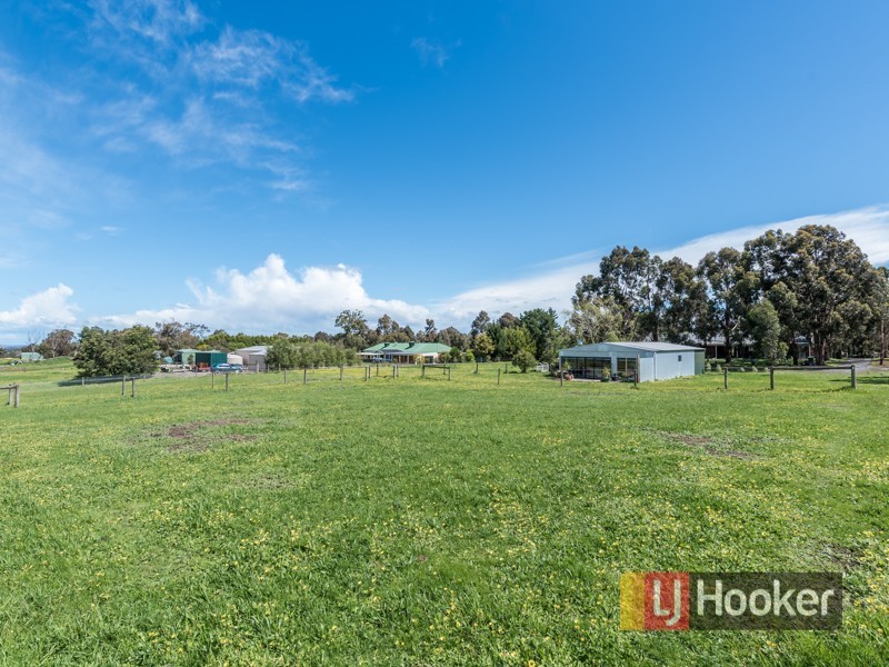 24 Walter Way, Cranbourne South VIC 3977