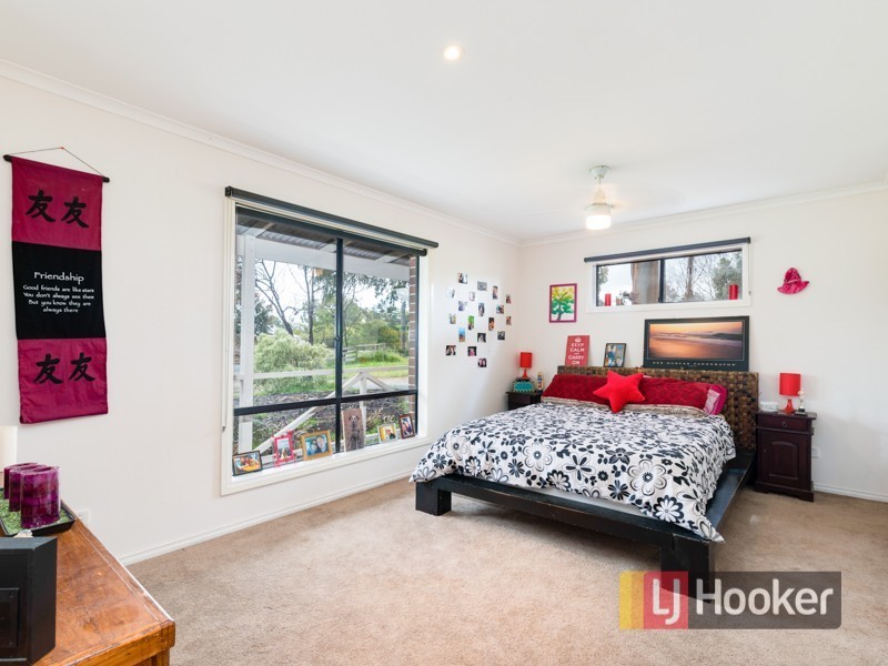 24 Walter Way, Cranbourne South VIC 3977