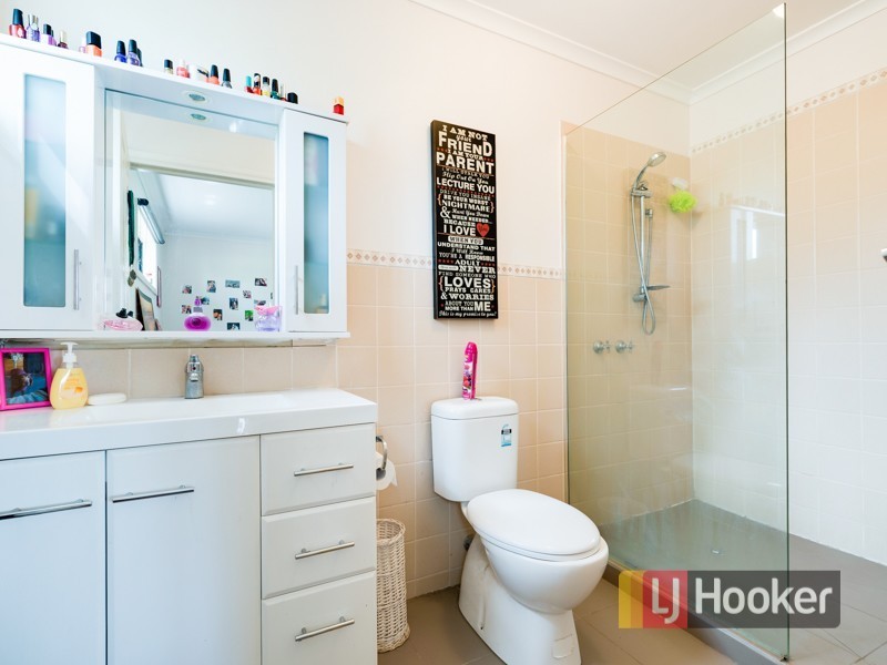 24 Walter Way, Cranbourne South VIC 3977