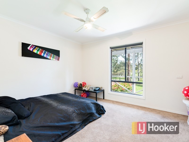 24 Walter Way, Cranbourne South VIC 3977