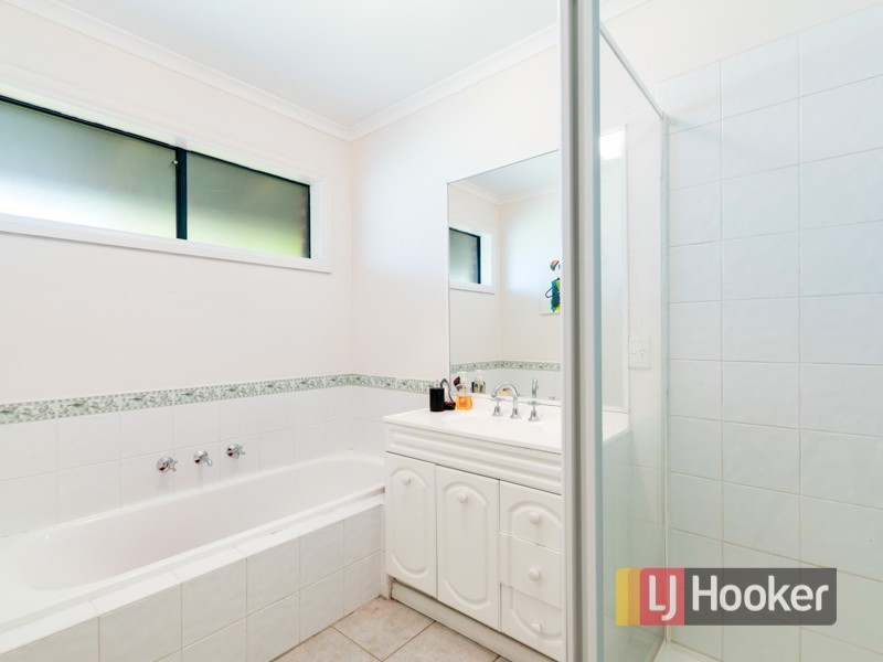 24 Walter Way, Cranbourne South VIC 3977