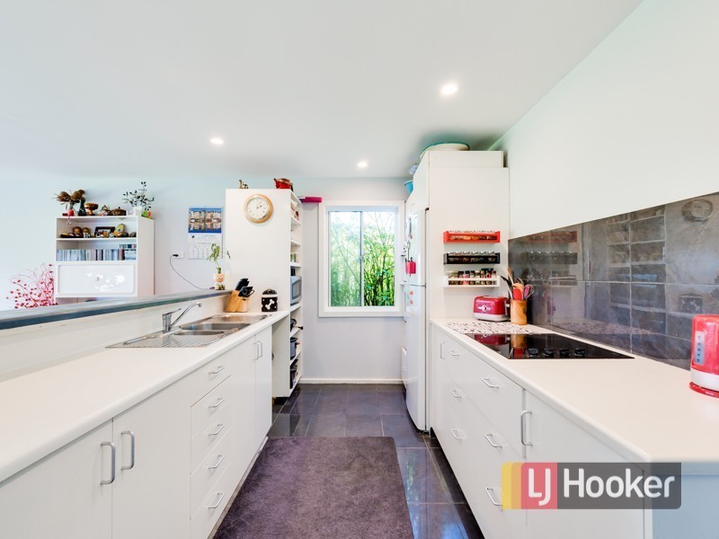 24 Walter Way, Cranbourne South VIC 3977